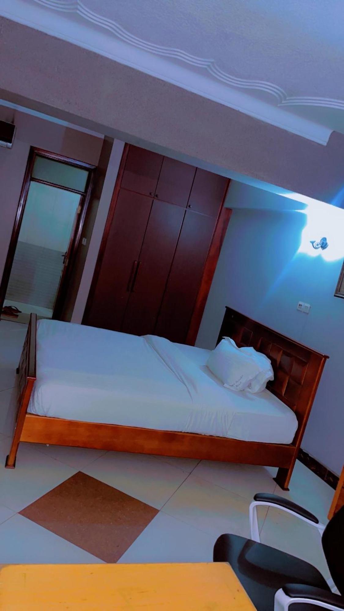 Super Paradise Hotel 坎帕拉 外观 照片